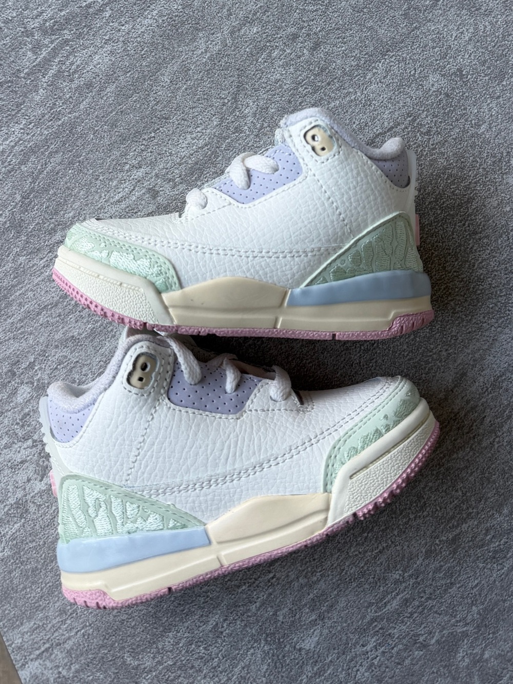 Jordan 3 retro spring is in the air sneakers 5c